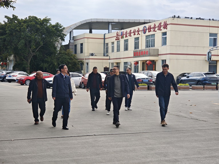 绵竹市总工会党组书记、常务副主席陈斌莅临仟坤集团公交运输公司调研