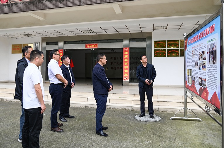 省退役军人事务厅副厅长李全庆一行莅绵督查 走进仟坤集团退役军人服务站